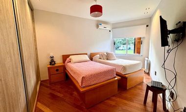 CASA EN VENTA EN City Bell