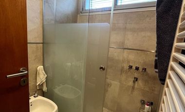 CASA EN VENTA EN City Bell