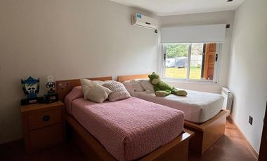 CASA EN VENTA EN City Bell