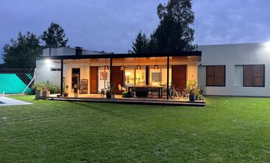 CASA EN VENTA EN City Bell