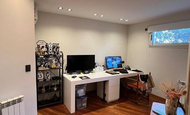 CASA EN VENTA EN City Bell
