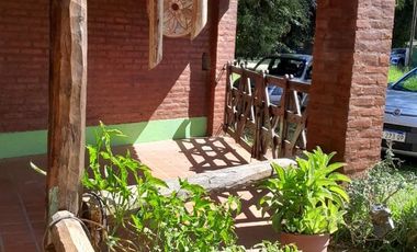 CASA EN VENTA EN ARROYO LEYES - LOTEO DON DAVID