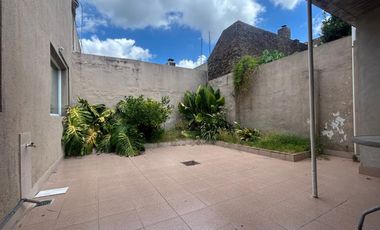 VENTA CONSULTORIO/CASA LOTE PROPIO LUJAN CENTRO