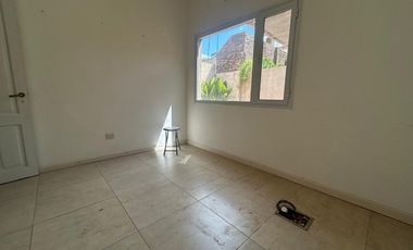 VENTA CONSULTORIO/CASA LOTE PROPIO LUJAN CENTRO