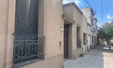 VENTA CONSULTORIO/CASA LOTE PROPIO LUJAN CENTRO