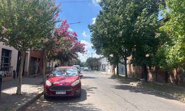 VENTA CONSULTORIO/CASA LOTE PROPIO LUJAN CENTRO
