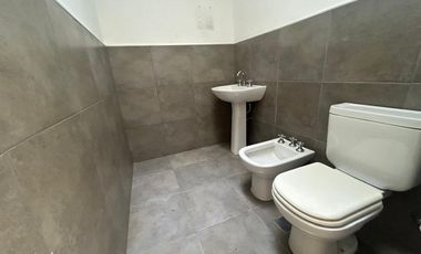 VENTA CONSULTORIO/CASA LOTE PROPIO LUJAN CENTRO