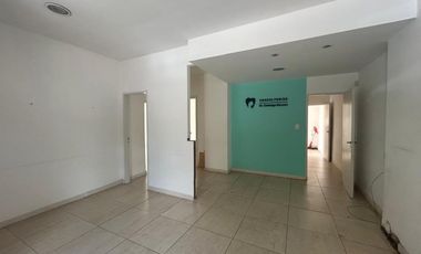 VENTA CONSULTORIO/CASA LOTE PROPIO LUJAN CENTRO