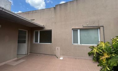 VENTA CONSULTORIO/CASA LOTE PROPIO LUJAN CENTRO