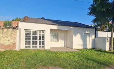 Venta Casa con renta en San Carlos Centro.-