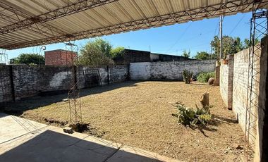 VENTA CASA 2 DORMITORIOS BARRIO ESTE