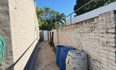VENTA CASA 2 DORMITORIOS BARRIO ESTE