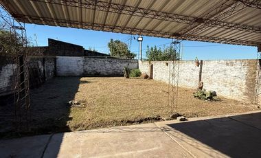 VENTA CASA 2 DORMITORIOS BARRIO ESTE