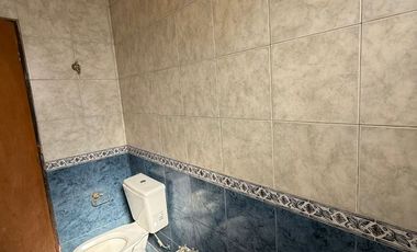 VENTA CASA 2 DORMITORIOS BARRIO ESTE