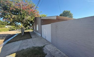 VENTA CASA 2 DORMITORIOS BARRIO ESTE