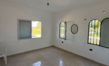 VENTA CASA 2 DORMITORIOS BARRIO ESTE