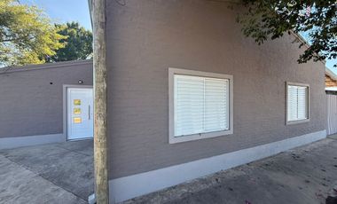 VENTA CASA 2 DORMITORIOS BARRIO ESTE