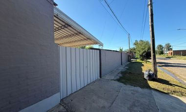 VENTA CASA 2 DORMITORIOS BARRIO ESTE