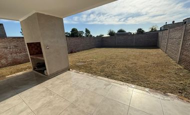 VENTA CASA 2 DORMITORIOS EN HUMBOLDT