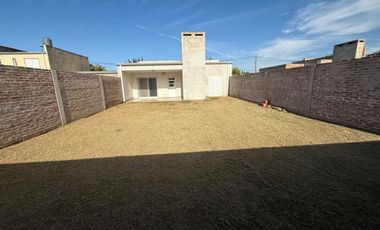 VENTA CASA 2 DORMITORIOS EN HUMBOLDT