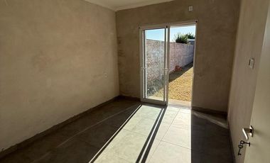 VENTA CASA 2 DORMITORIOS EN HUMBOLDT