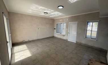 VENTA CASA 2 DORMITORIOS EN HUMBOLDT