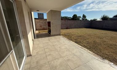 VENTA CASA 2 DORMITORIOS EN HUMBOLDT