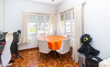 Venta PH 5 ambientes multifamiliar balcón frente