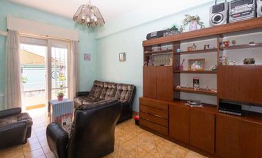 Venta PH 5 ambientes multifamiliar balcón frente