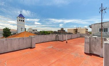 Venta PH 5 ambientes multifamiliar balcón frente