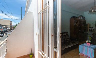 Venta PH 5 ambientes multifamiliar balcón frente
