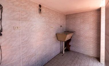 Venta PH 5 ambientes multifamiliar balcón frente