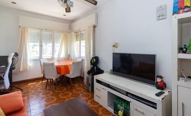 Venta PH 5 ambientes multifamiliar balcón frente