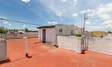 Venta PH 5 ambientes multifamiliar balcón frente