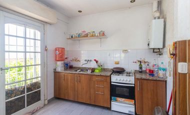 Venta PH 5 ambientes multifamiliar balcón frente