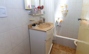 Venta PH 5 ambientes multifamiliar balcón frente