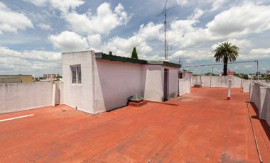Venta PH 5 ambientes multifamiliar balcón frente
