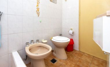 Venta PH 5 ambientes multifamiliar balcón frente