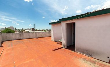 Venta PH 5 ambientes multifamiliar balcón frente