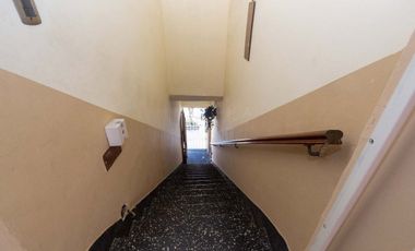 Venta PH 5 ambientes multifamiliar balcón frente