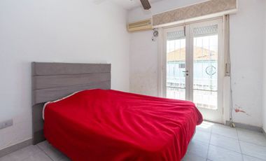 Venta PH 5 ambientes multifamiliar balcón frente