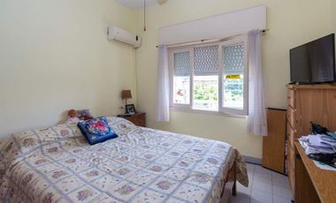 Venta PH 5 ambientes multifamiliar balcón frente