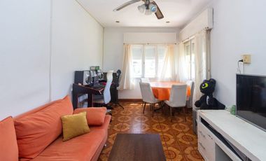Venta PH 5 ambientes multifamiliar balcón frente