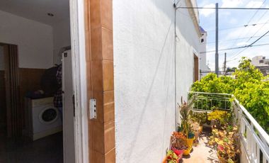 Venta PH 5 ambientes multifamiliar balcón frente