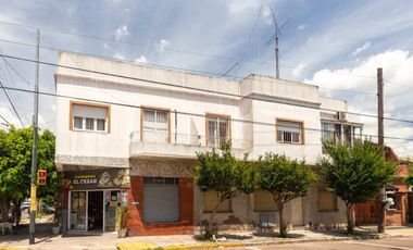 Venta PH 5 ambientes multifamiliar balcón frente