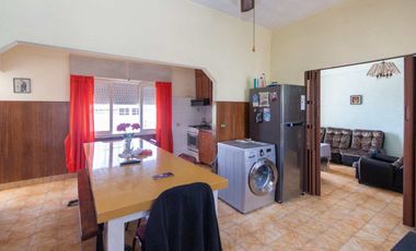 Venta PH 5 ambientes multifamiliar balcón frente