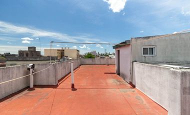 Venta PH 5 ambientes multifamiliar balcón frente