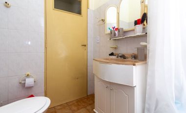 Venta PH 5 ambientes multifamiliar balcón frente