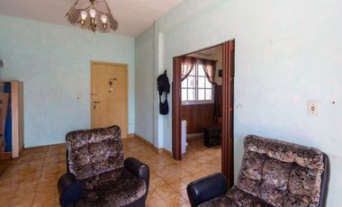 Venta PH 5 ambientes multifamiliar balcón frente