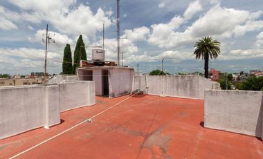 Venta PH 5 ambientes multifamiliar balcón frente